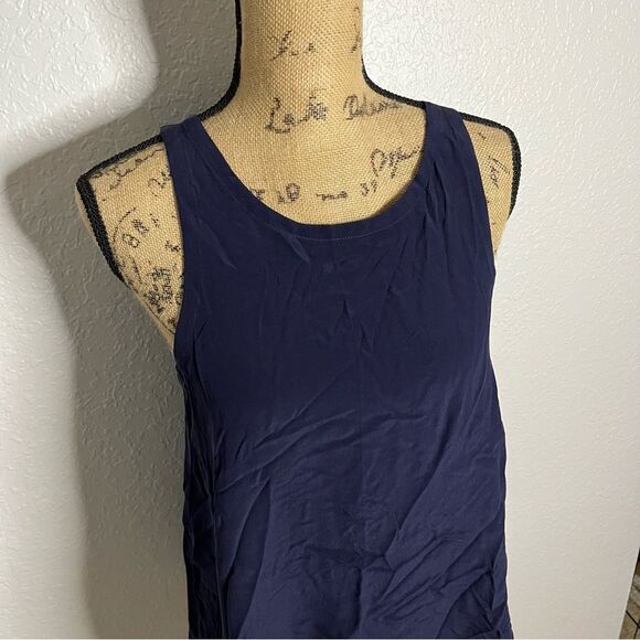 NWT Chaser Size M Navy Blue Silk Basics Vent Back Flounce Tank Lightweight Sheer - Picture 2 of 9